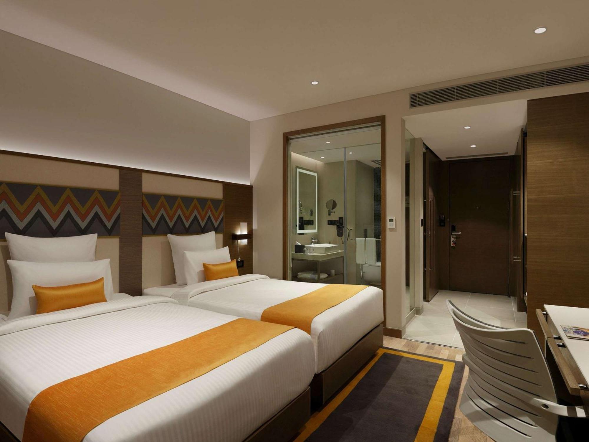 Novotel Guwahati Gs Road Extérieur photo